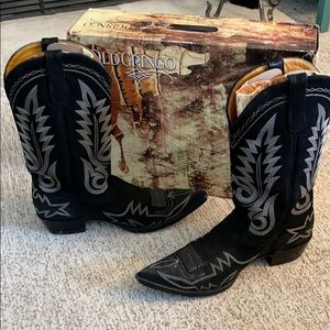 Old gringo Nevada’s cowboy boots
